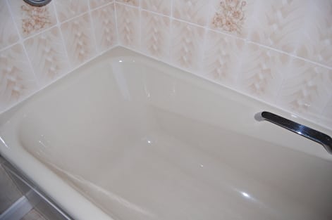 Image: 20-year old bath is as good as new